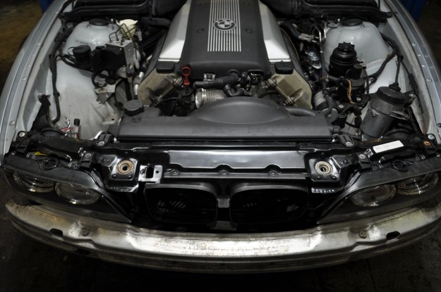 Some body work and facelifting on an E39 540i!