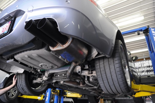 BMW M6 E63 Dinan Exhaust Rear Section Install (7)
